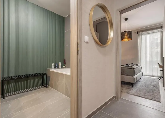 Luxury W Balcony Next To Andrassy Road شقة بودابست