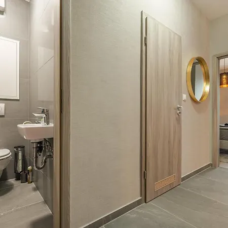 Luxury W Balcony Next To Andrassy Road Apartment