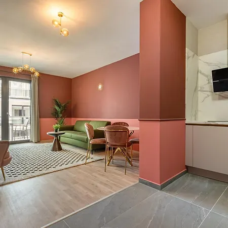 Luxury W Balcony Next To Andrassy Road Apartment